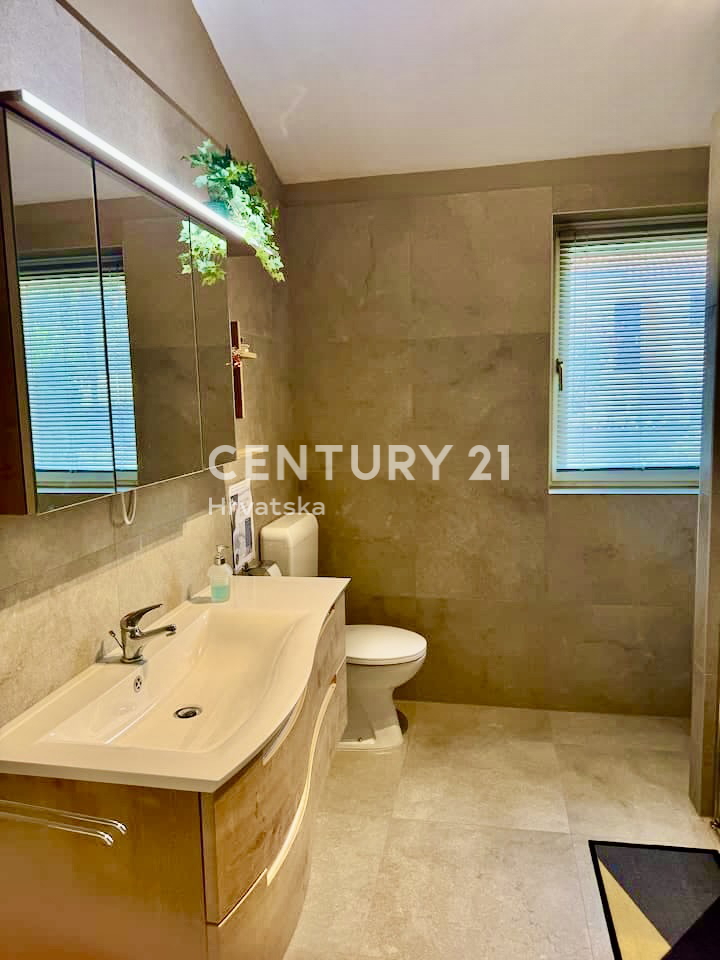 POREČ, DINTORNI, OTTIMA CASA CON VISTA MARE