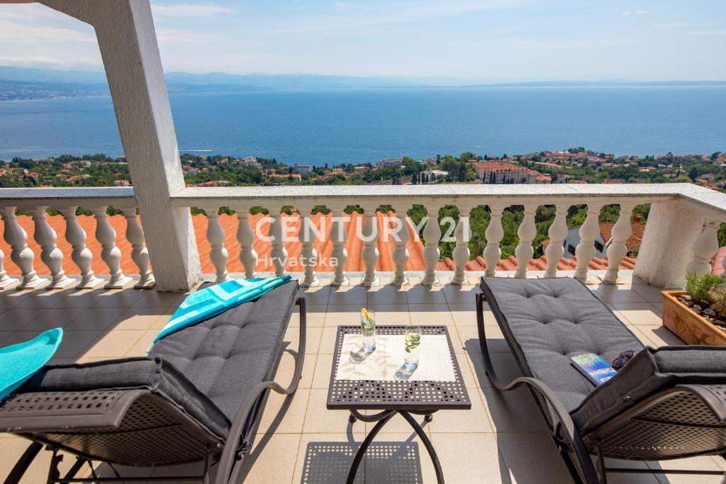 OPATIJA, LOVRAN, APPARTAMENTO AL PIANO TERRA CON VISTA APERTA SUL MARE