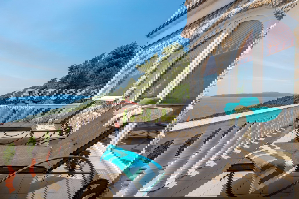 OPATIJA, LOVRAN, APPARTAMENTO AL PIANO TERRA CON VISTA APERTA SUL MARE