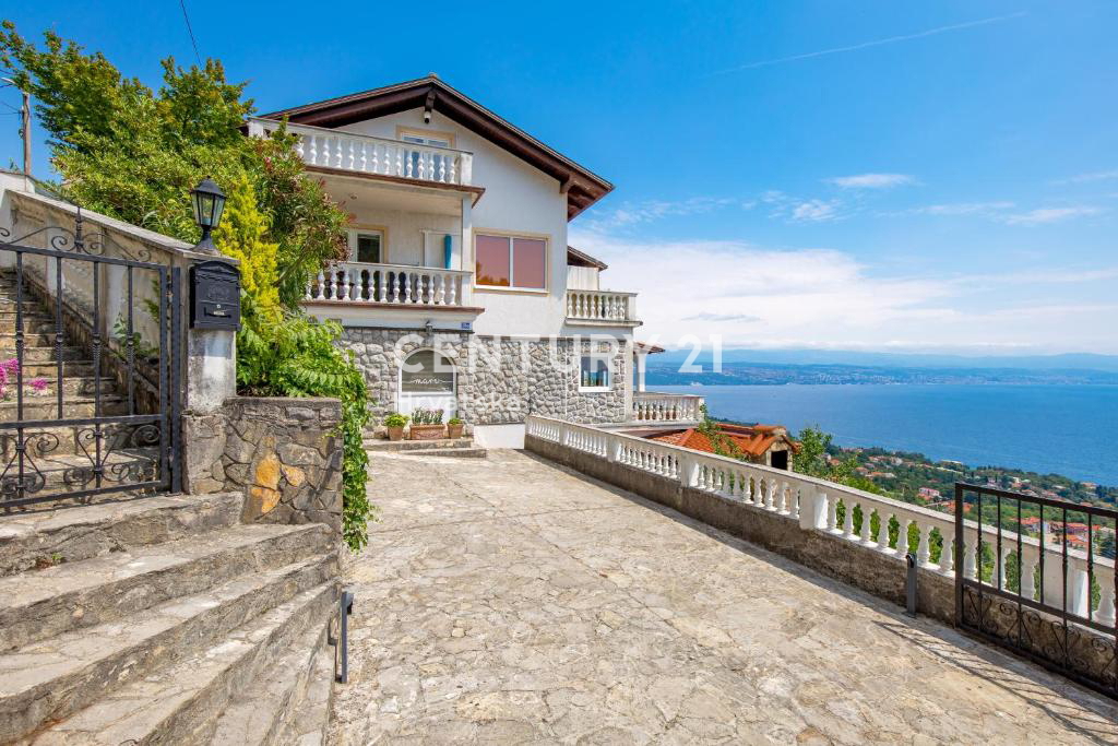 OPATIJA, LOVRAN, APPARTAMENTO AL PIANO TERRA CON VISTA APERTA SUL MARE