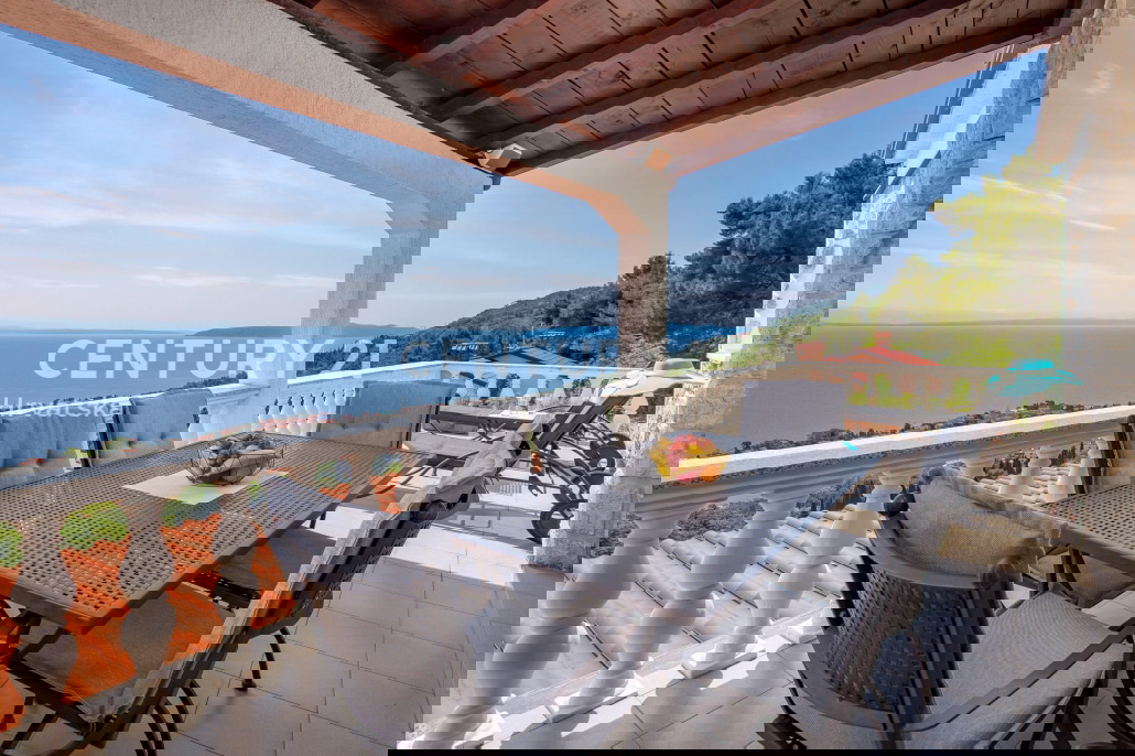 OPATIJA, LOVRAN, APPARTAMENTO AL PIANO TERRA CON VISTA APERTA SUL MARE