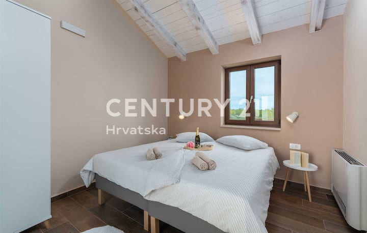 POREČ, VILLA CON PISCINA