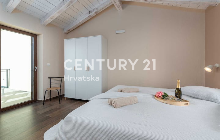 POREČ, VILLA CON PISCINA