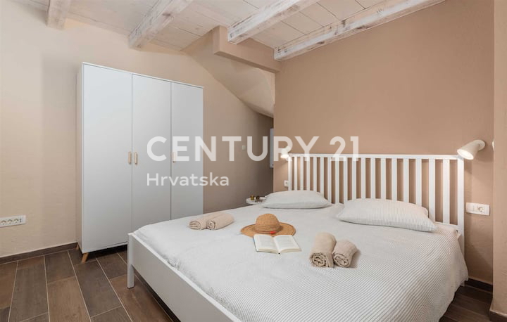 POREČ, VILLA CON PISCINA