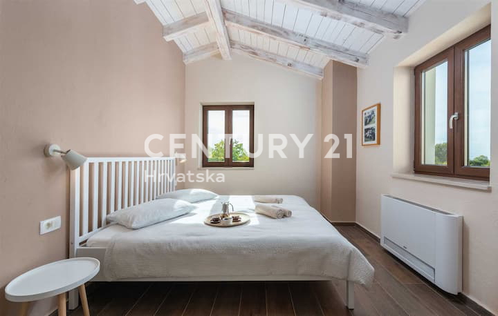 POREČ, VILLA CON PISCINA