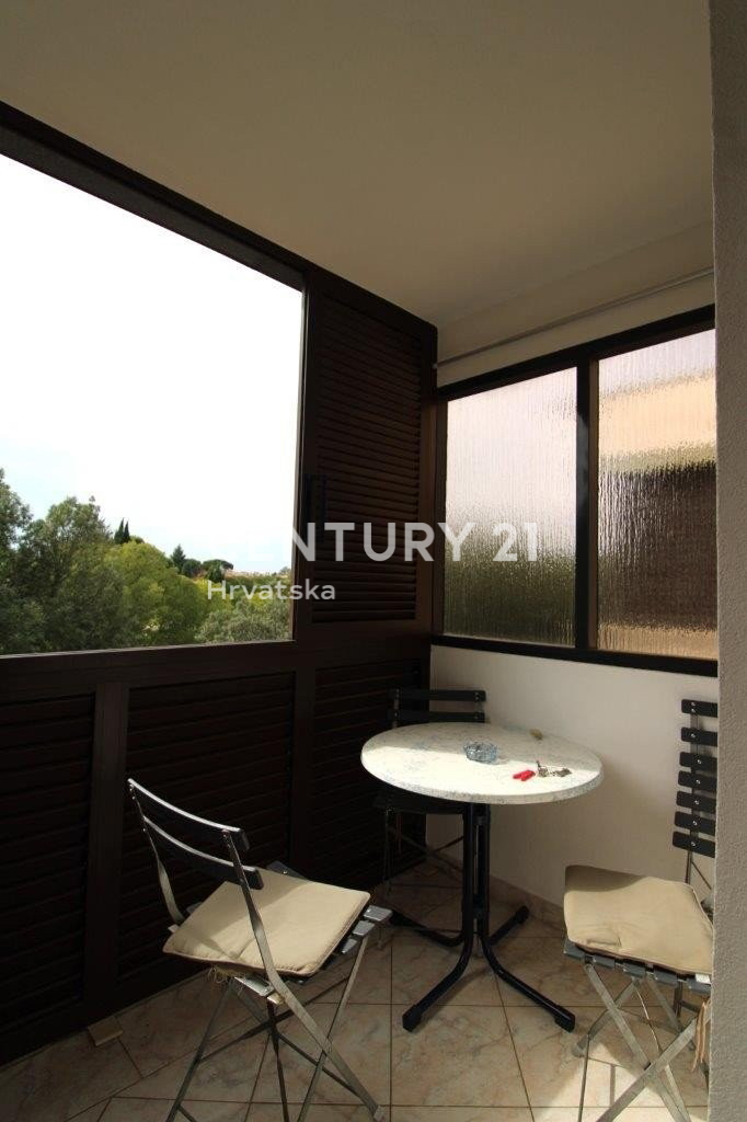 POREČ, APPARTAMENTO CON TRE CAMERE DA LETTO A SOLI 150 M DAL MARE