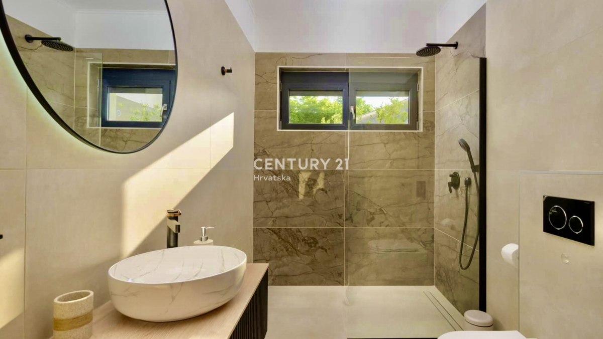 <ROVINJ, OKOLICA, FANTASTIČNA NOVA PRIZEMNICA>