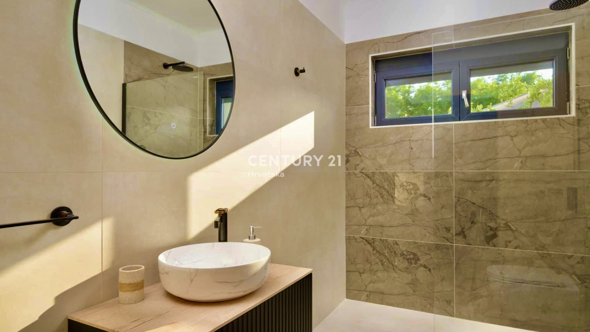 <ROVINJ, OKOLICA, FANTASTIČNA NOVA PRIZEMNICA>