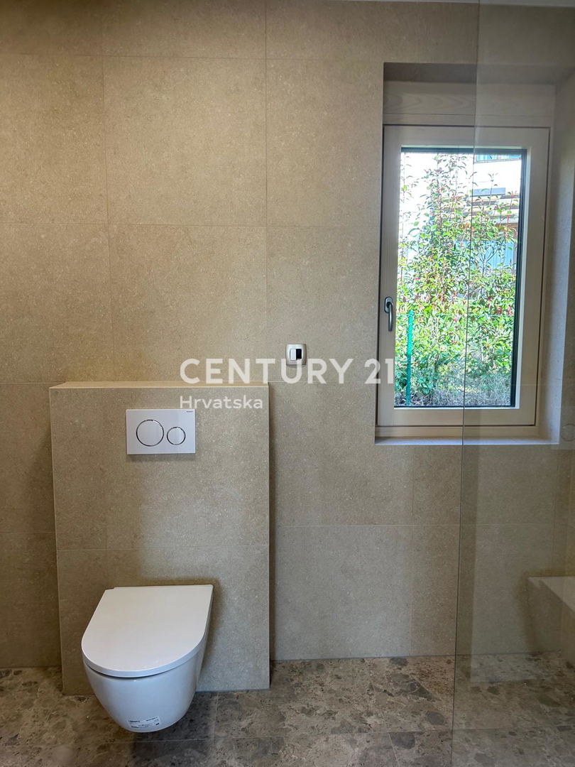 BADERNA, IN VENDITA SPLENDIDA NUOVA CASA AL PIANO TERRA CON PISCINA E VISTA SULLA NATURA