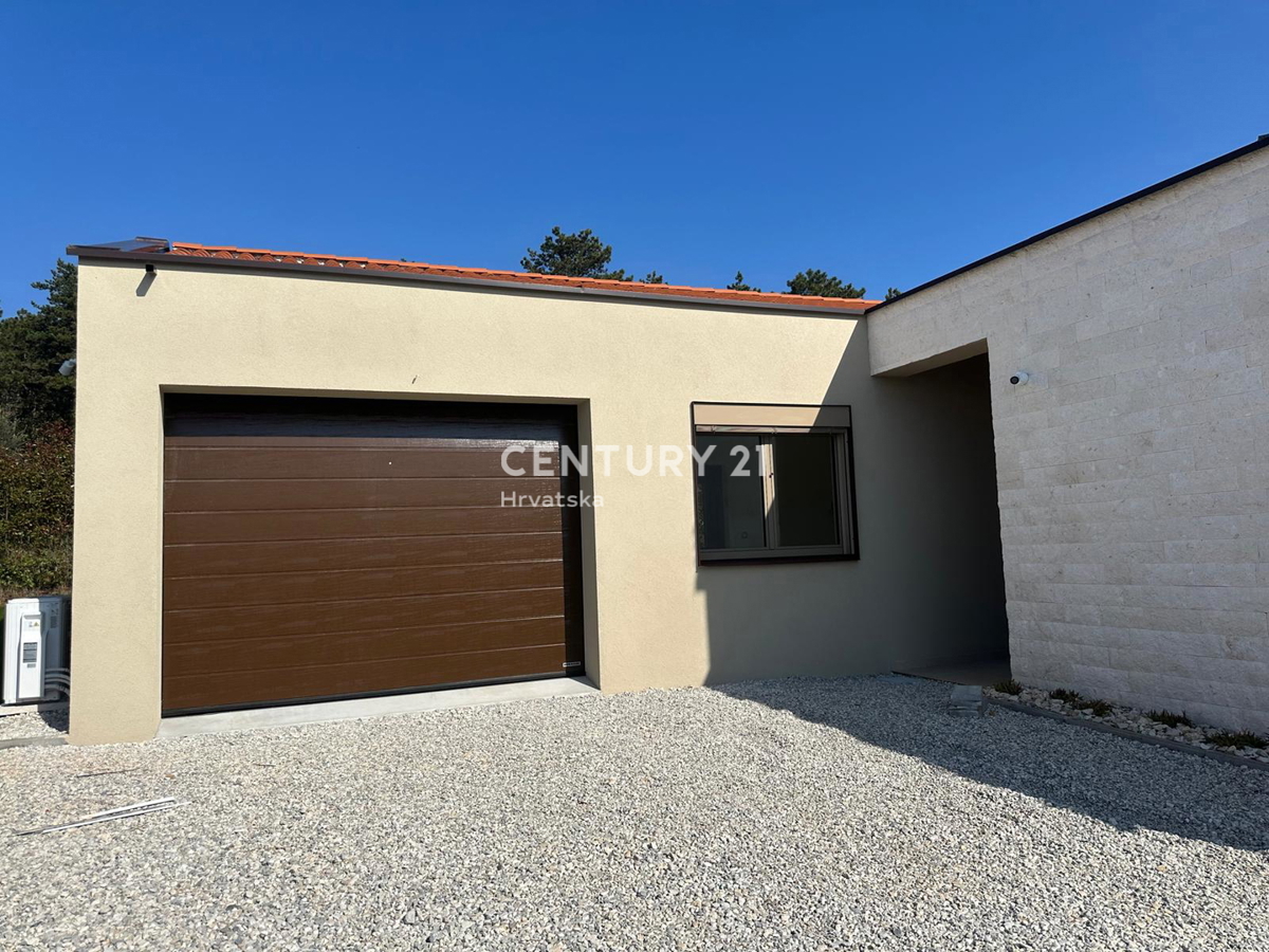 BADERNA, IN VENDITA SPLENDIDA NUOVA CASA AL PIANO TERRA CON PISCINA E VISTA SULLA NATURA