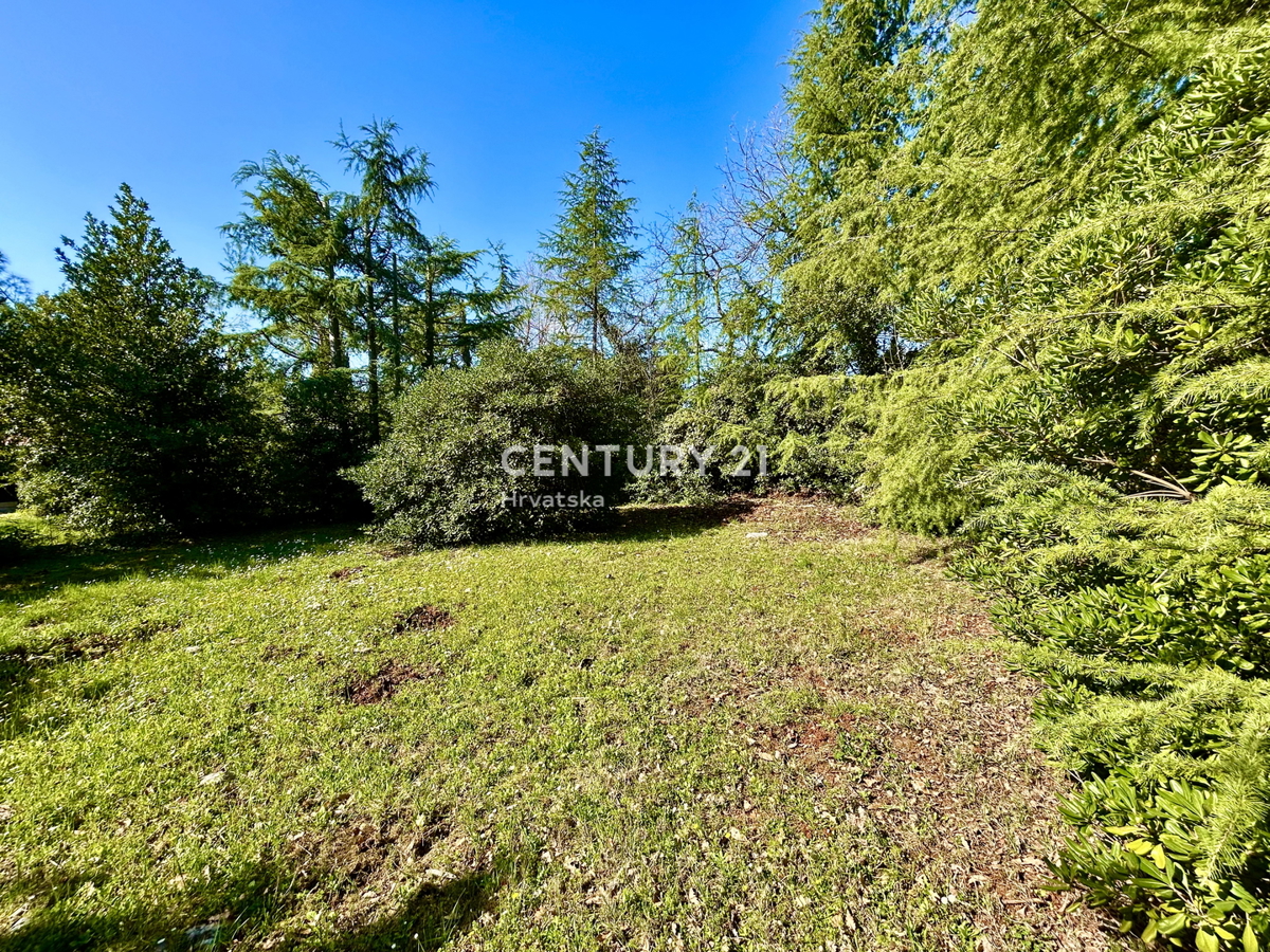 UMAG, TERRENO EDIFICABILE IN UNA DELLE LOCATION PIÙ ATTRATTIVE DELLA COSTA OCCIDENTALE DELL'ISTRIA