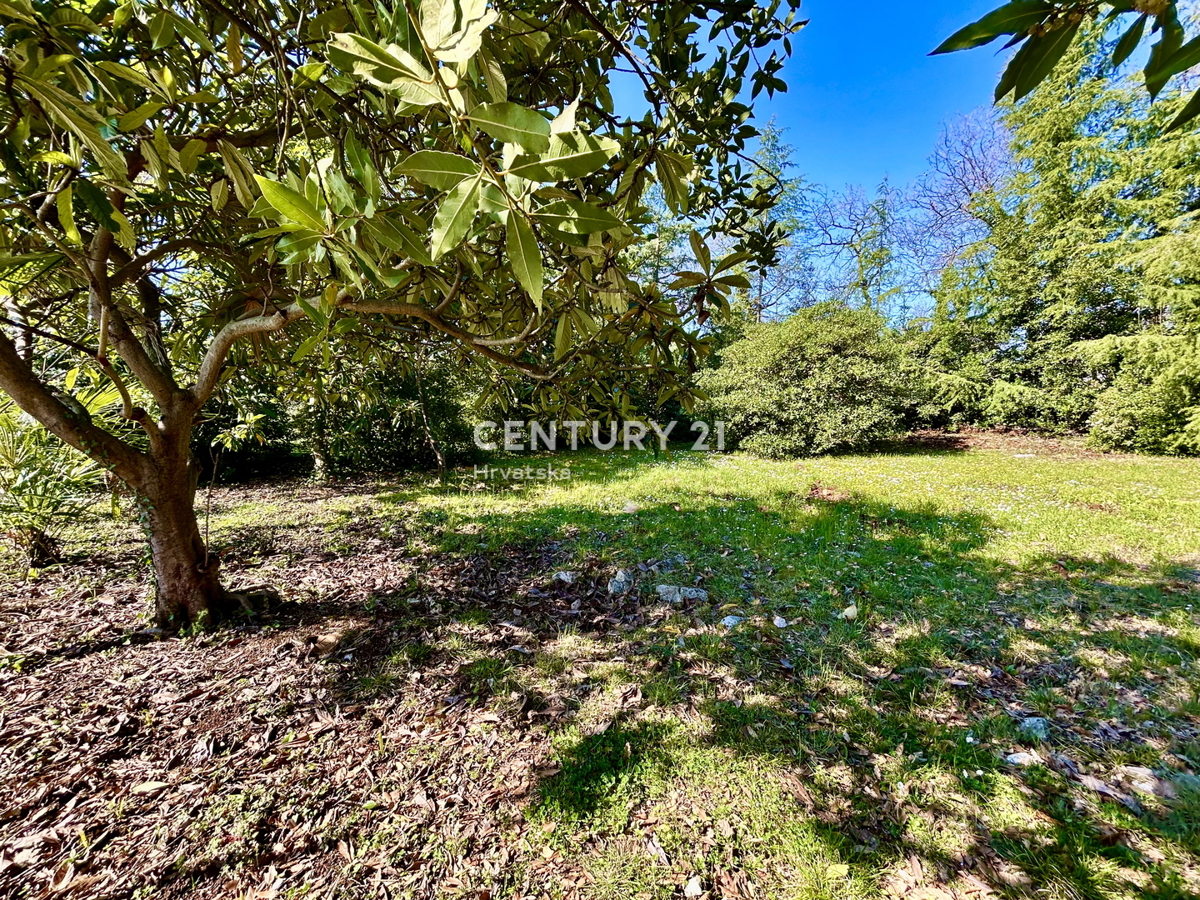 UMAG, TERRENO EDIFICABILE IN UNA DELLE LOCATION PIÙ ATTRATTIVE DELLA COSTA OCCIDENTALE DELL'ISTRIA