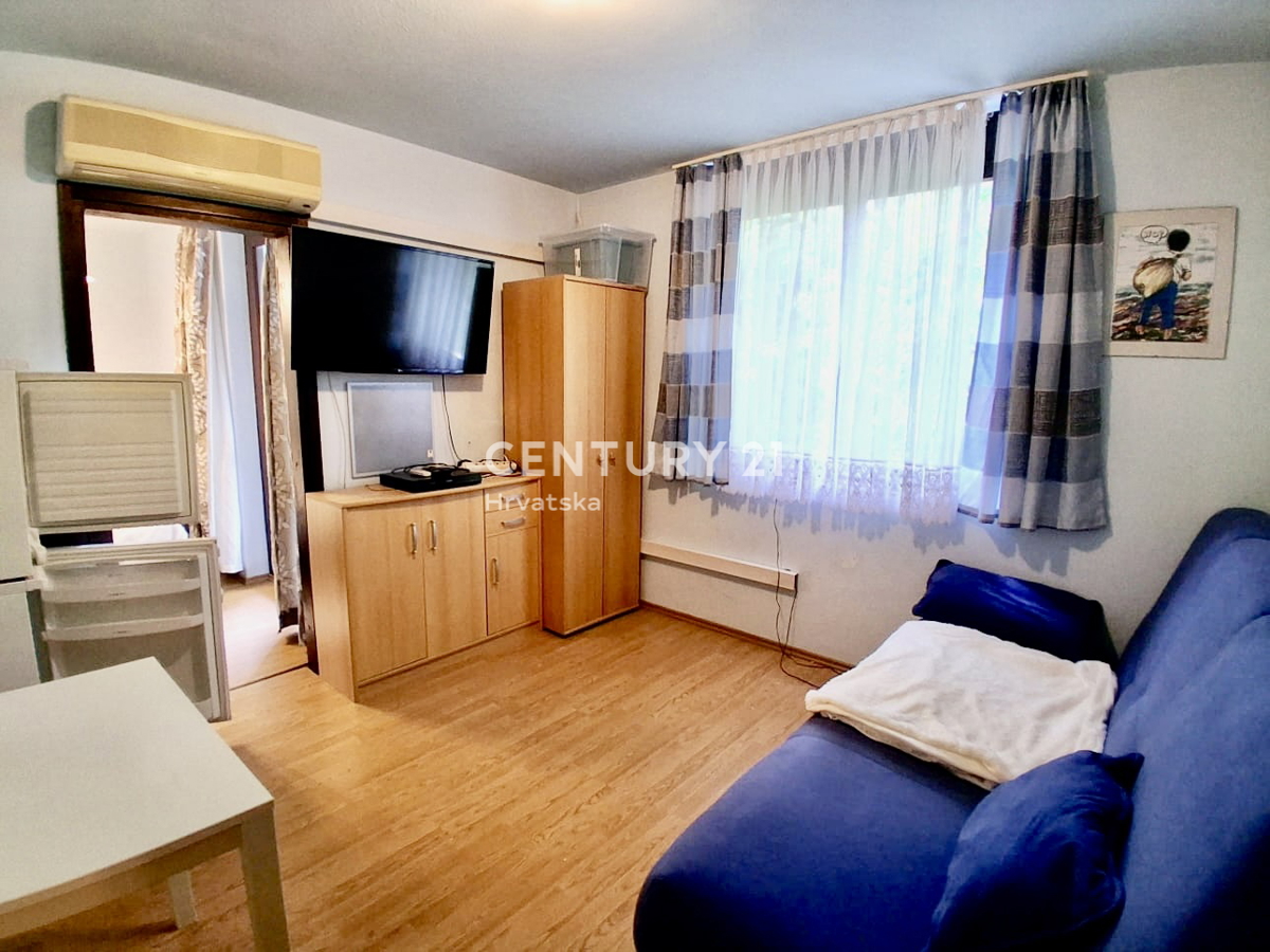 POREČ, ČERVAR PORAT, APPARTAMENTO CON UNA CAMERA VICINO ALLA SPIAGGIA