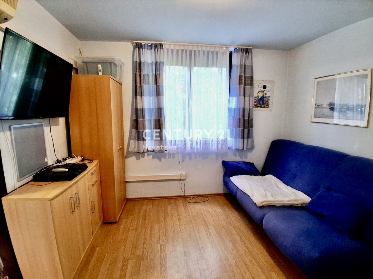 POREČ, ČERVAR PORAT, APPARTAMENTO CON UNA CAMERA VICINO ALLA SPIAGGIA