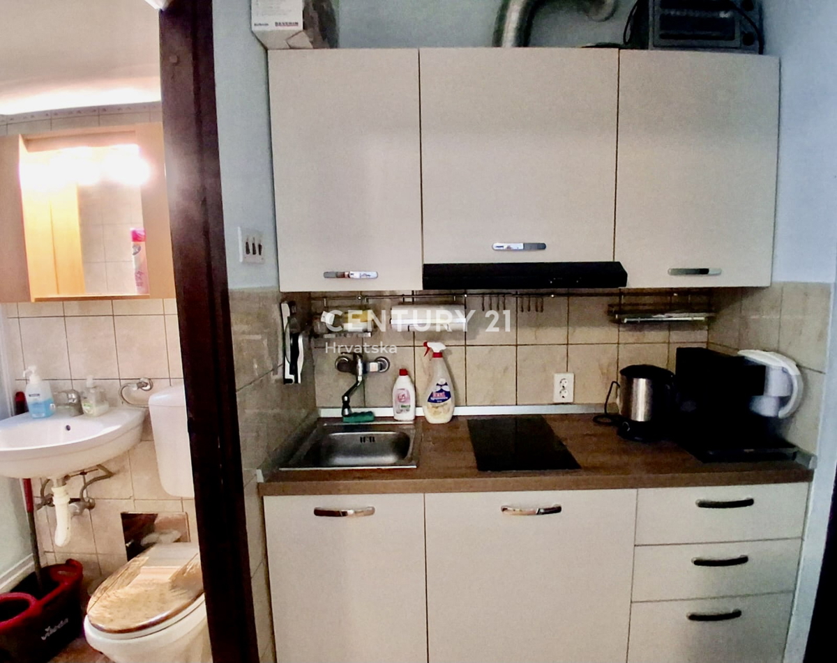 POREČ, ČERVAR PORAT, APPARTAMENTO CON UNA CAMERA VICINO ALLA SPIAGGIA