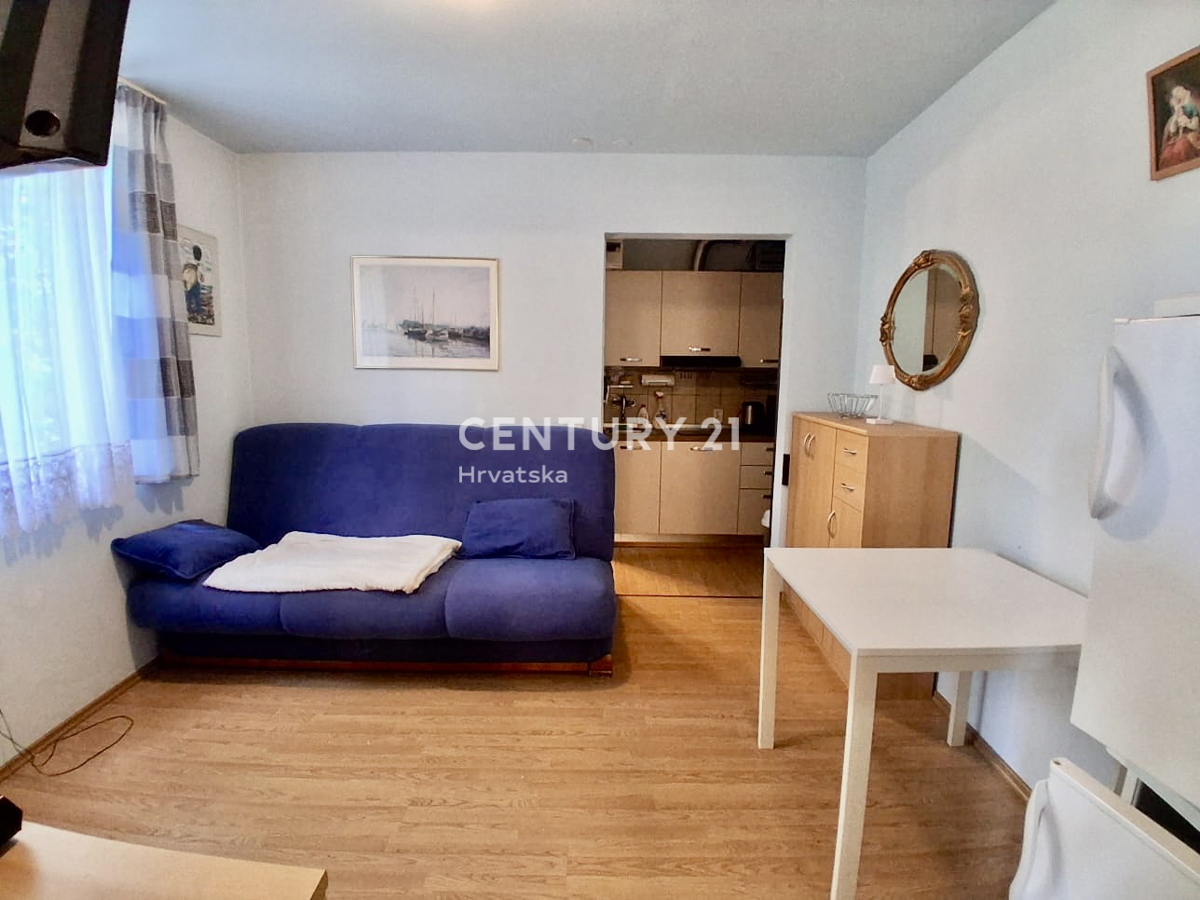 POREČ, ČERVAR PORAT, APPARTAMENTO CON UNA CAMERA VICINO ALLA SPIAGGIA