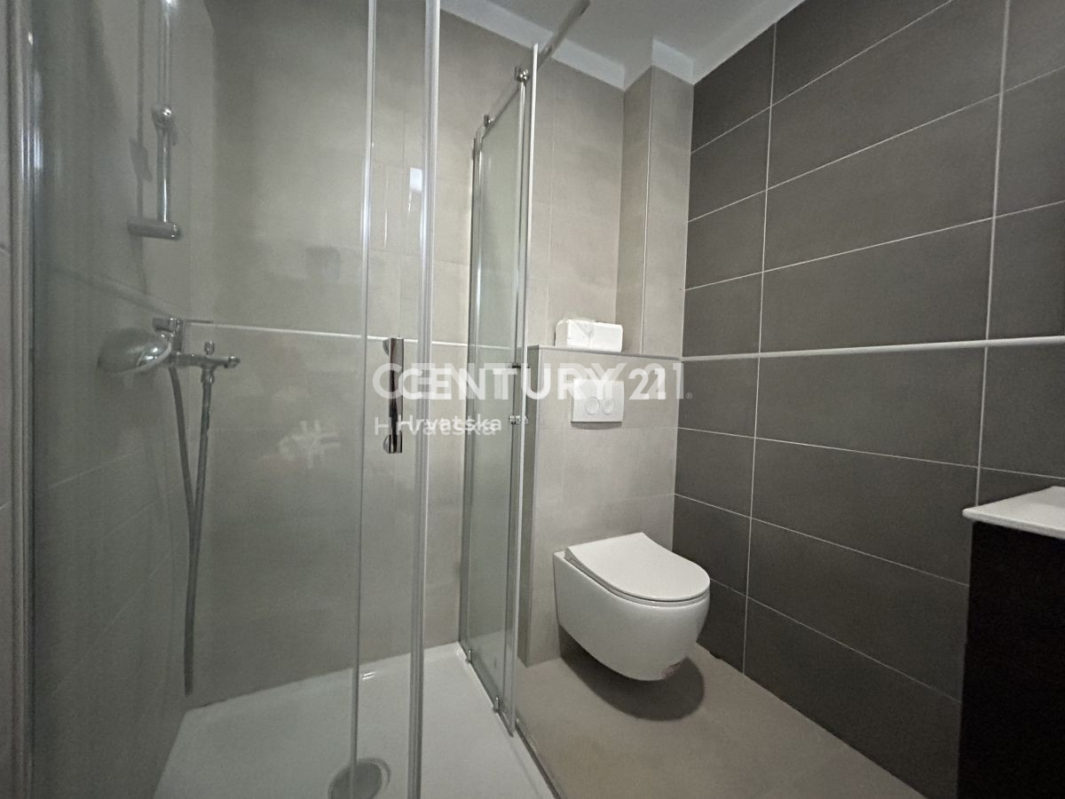 Vendita, Appartamento, 2,5 locali (2S+DB), Provincia di Istria, Umag