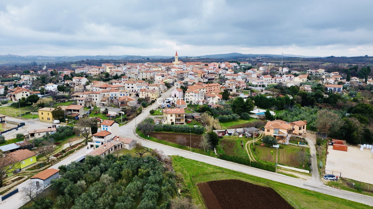 BRTONIGLA, GRAĐEVINSKO ZEMLJIŠTE