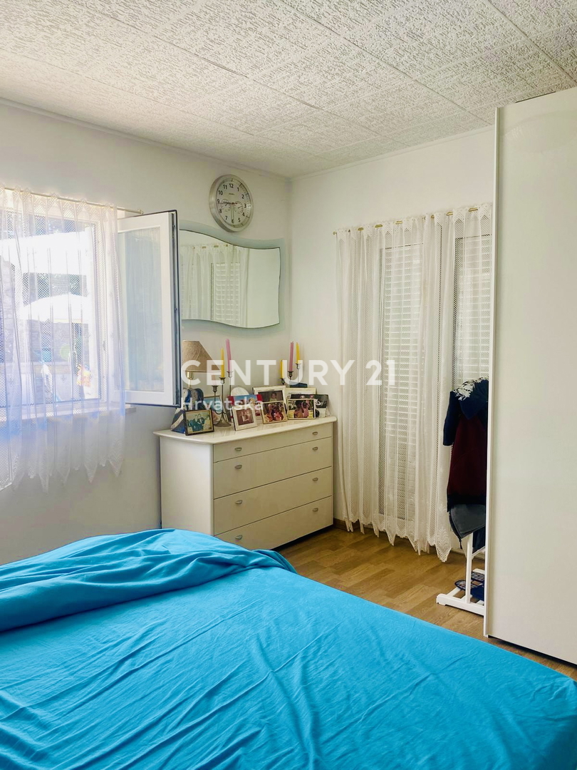 ISOLA DI CRES, CASA AL PIANO TERRA A SOLI 50 METRI DALLA SPIAGGIA