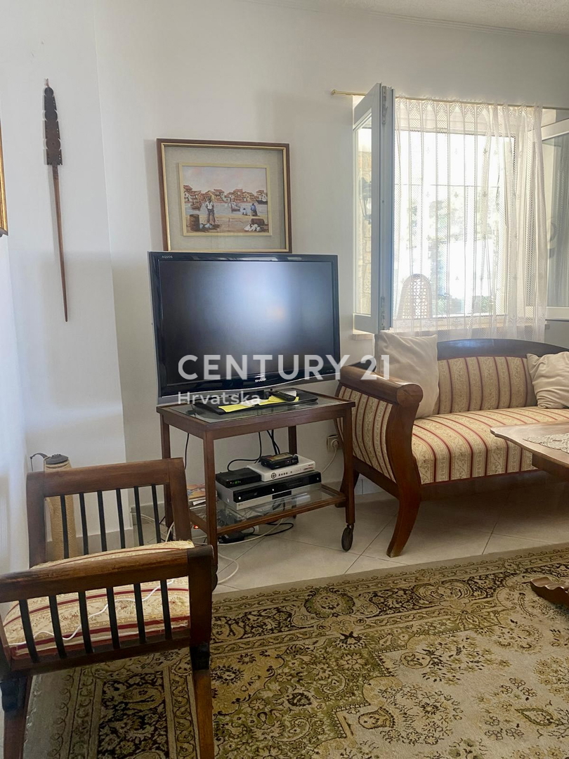 ISOLA DI CRES, CASA AL PIANO TERRA A SOLI 50 METRI DALLA SPIAGGIA