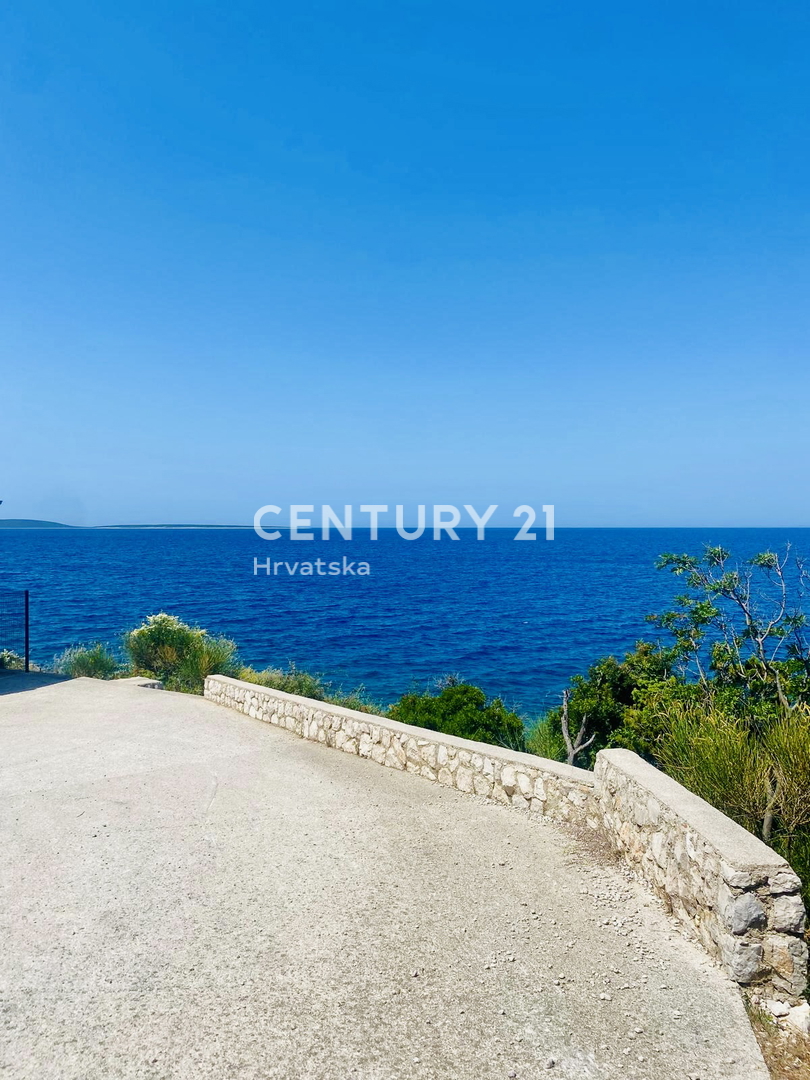 ISOLA DI CRES, CASA AL PIANO TERRA A SOLI 50 METRI DALLA SPIAGGIA