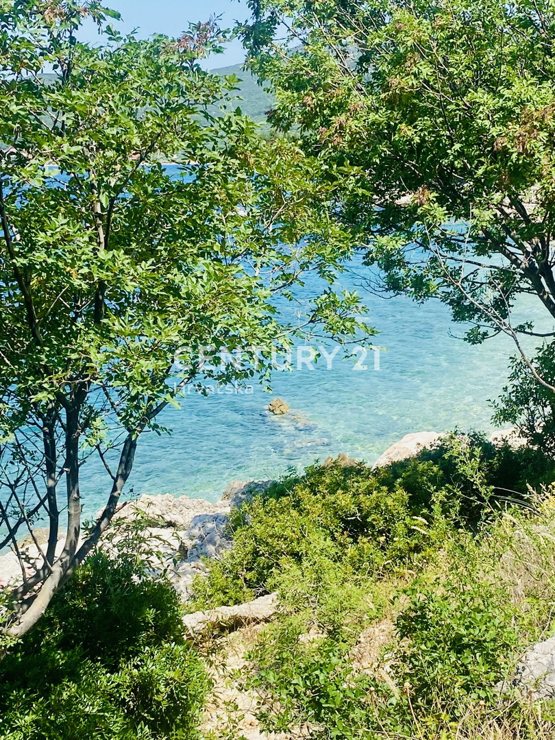 ISOLA DI CRES, CASA AL PIANO TERRA A SOLI 50 METRI DALLA SPIAGGIA