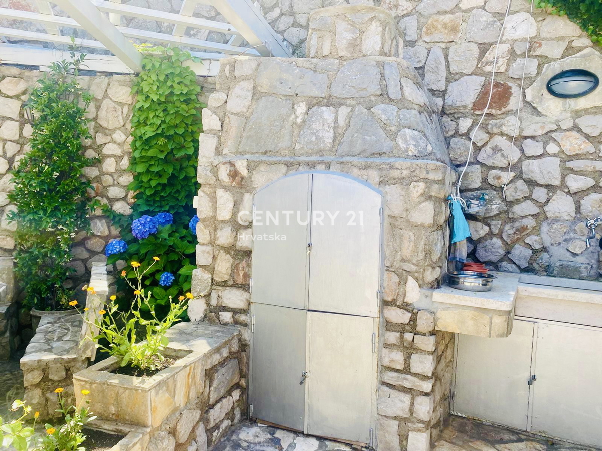 ISOLA DI CRES, CASA AL PIANO TERRA A SOLI 50 METRI DALLA SPIAGGIA