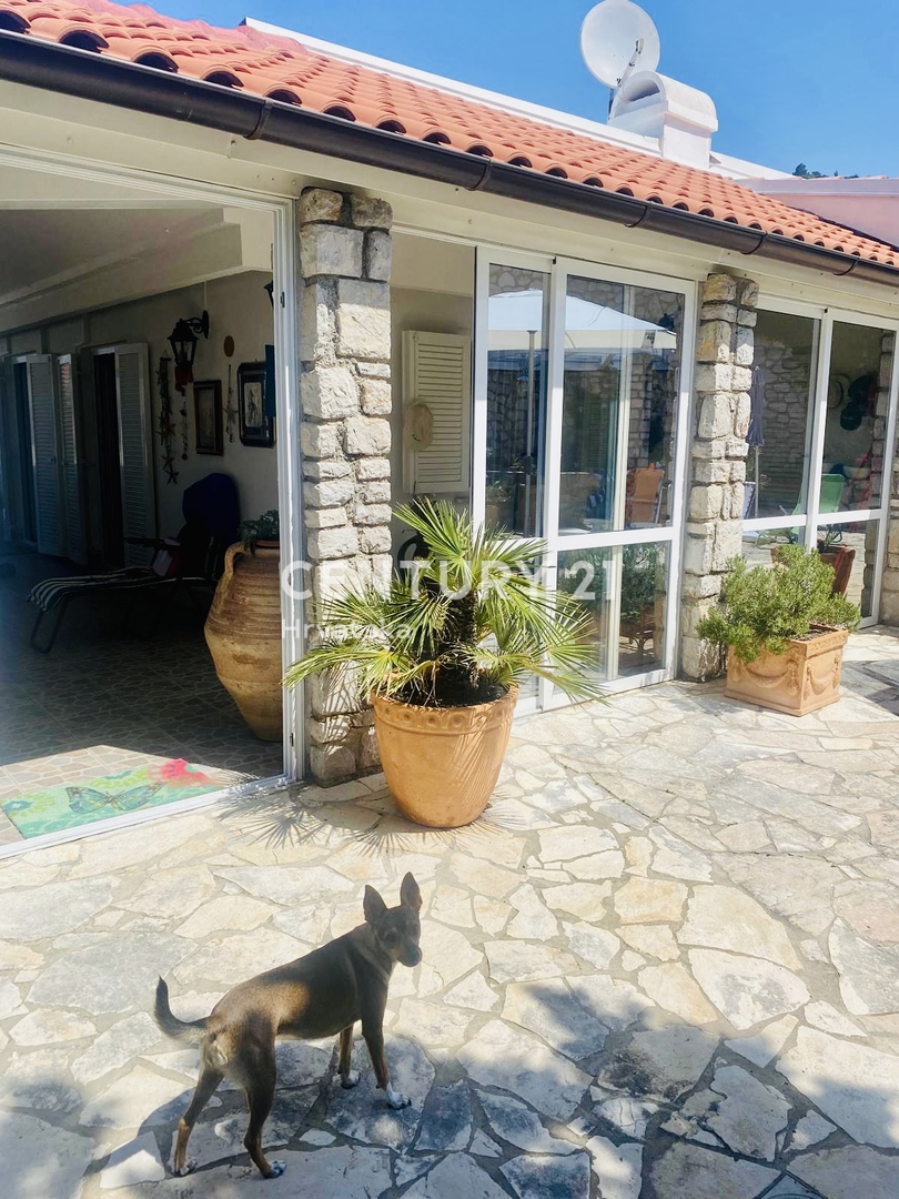 ISOLA DI CRES, CASA AL PIANO TERRA A SOLI 50 METRI DALLA SPIAGGIA