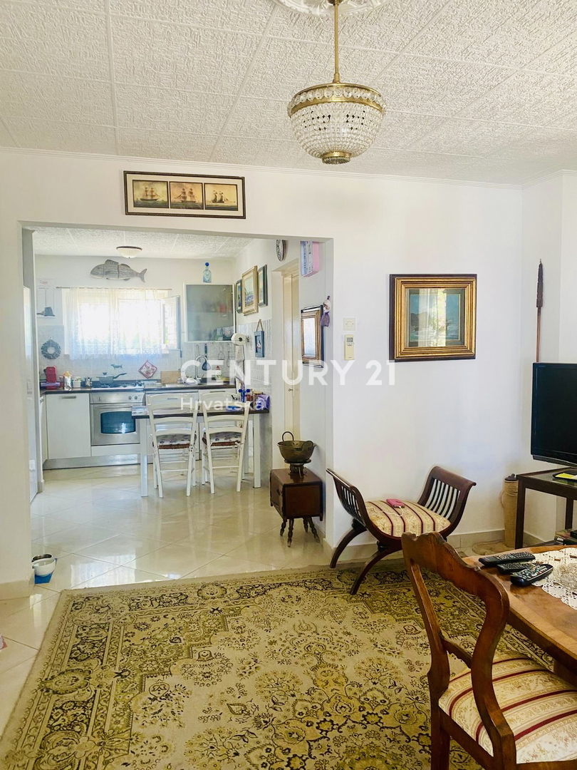 ISOLA DI CRES, CASA AL PIANO TERRA A SOLI 50 METRI DALLA SPIAGGIA