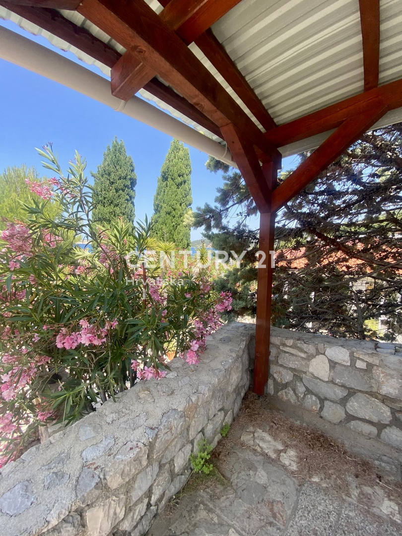 ISOLA DI CRES, CASA AL PIANO TERRA A SOLI 50 METRI DALLA SPIAGGIA