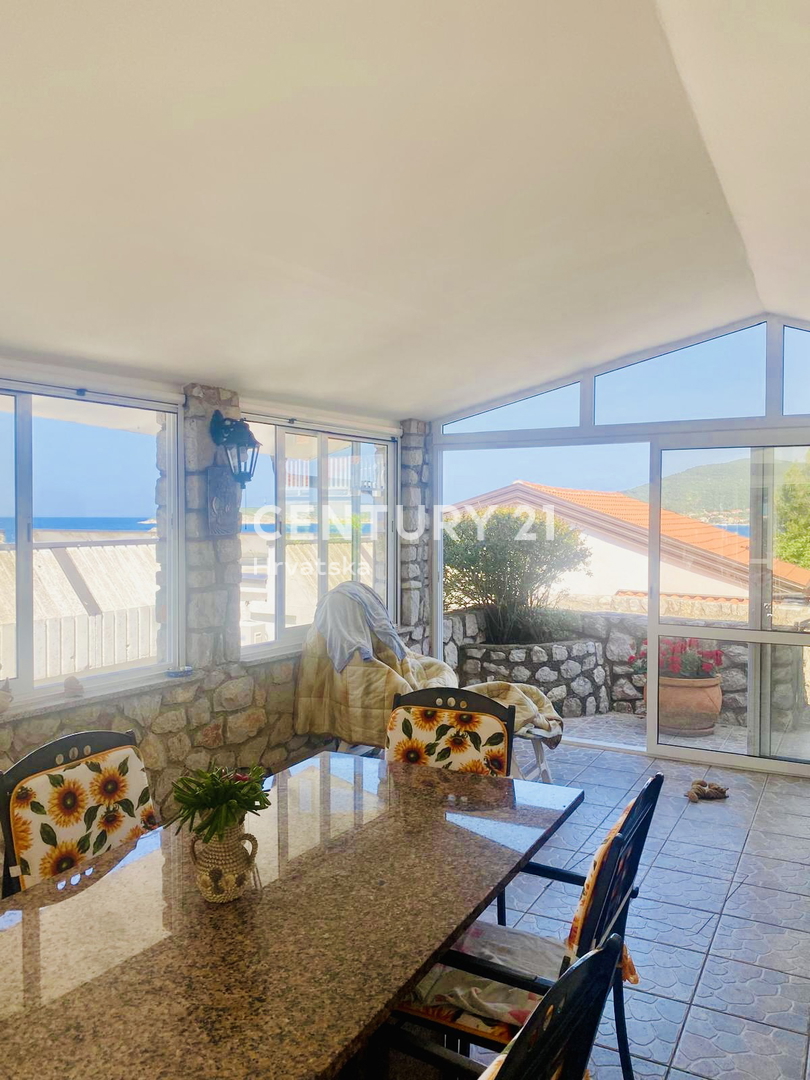 ISOLA DI CRES, CASA AL PIANO TERRA A SOLI 50 METRI DALLA SPIAGGIA