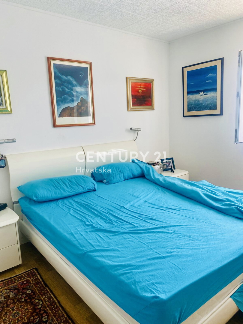 ISOLA DI CRES, CASA AL PIANO TERRA A SOLI 50 METRI DALLA SPIAGGIA