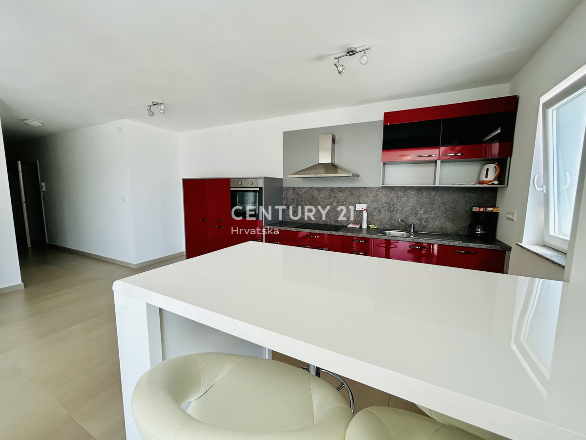 BANJOLE, VOLME, ESCLUSIVA DELL'AGENZIA, APPARTAMENTO A SOLI 200 METRI DAL MARE E DALLA SPIAGGIA CON VISTA MARE