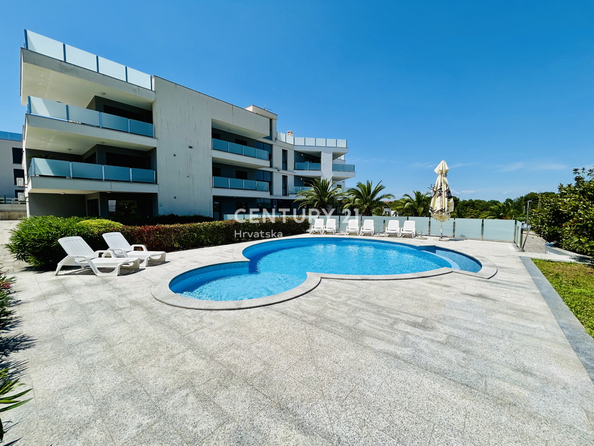 BANJOLE, VOLME, ESCLUSIVA DELL'AGENZIA, APPARTAMENTO A SOLI 200 METRI DAL MARE E DALLA SPIAGGIA CON VISTA MARE