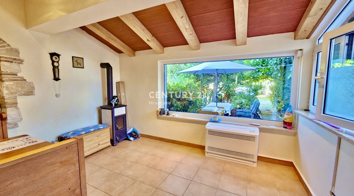 Poreč, periferia, ottima casa a solo 1 km dalla spiaggia