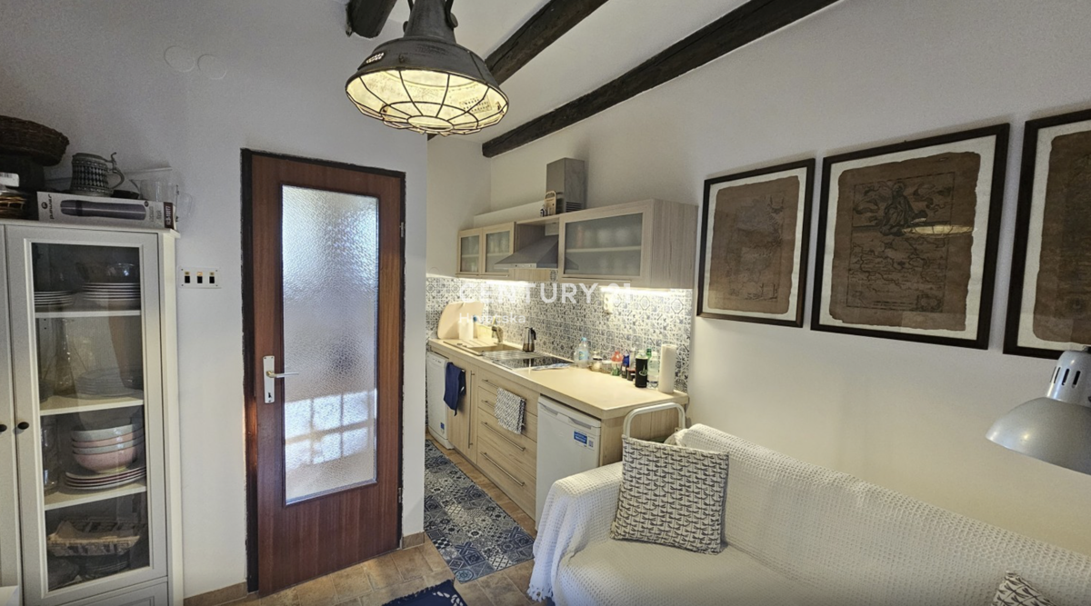 Poreč, periferia, ottima casa a solo 1 km dalla spiaggia