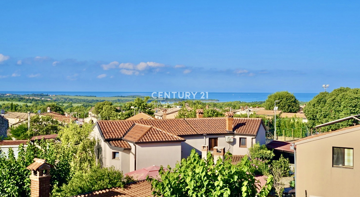 Poreč, periferia, ottima casa a solo 1 km dalla spiaggia