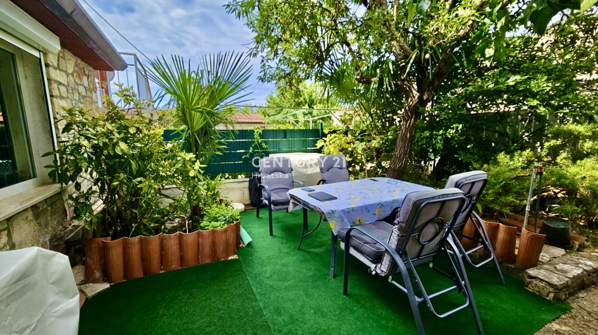 Poreč, periferia, ottima casa a solo 1 km dalla spiaggia