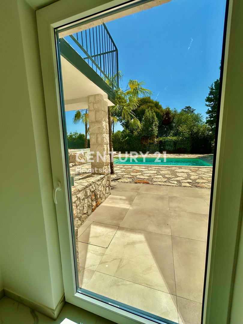 UMAG, DINTORNI, CASA IN OTTIMA POSIZIONE A SOLI 150 METRI DALLA SPIAGGIA