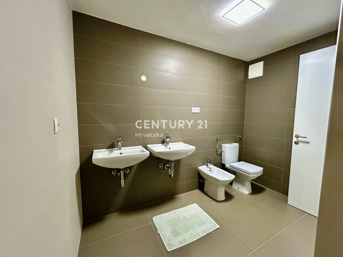 UMAG, DINTORNI, CASA IN OTTIMA POSIZIONE A SOLI 150 METRI DALLA SPIAGGIA