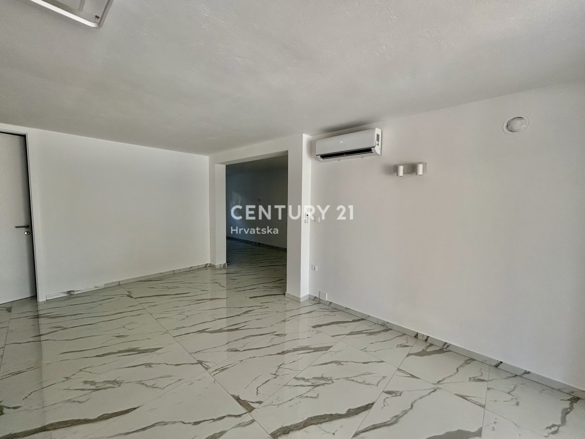 UMAG, DINTORNI, CASA IN OTTIMA POSIZIONE A SOLI 150 METRI DALLA SPIAGGIA