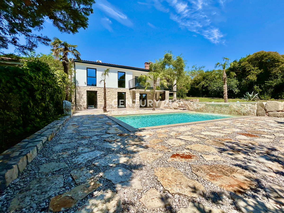 UMAG, DINTORNI, CASA IN OTTIMA POSIZIONE A SOLI 150 METRI DALLA SPIAGGIA