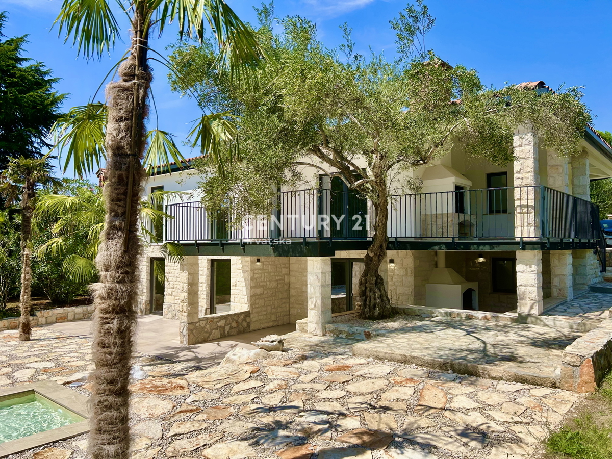 UMAG, DINTORNI, CASA IN OTTIMA POSIZIONE A SOLI 150 METRI DALLA SPIAGGIA