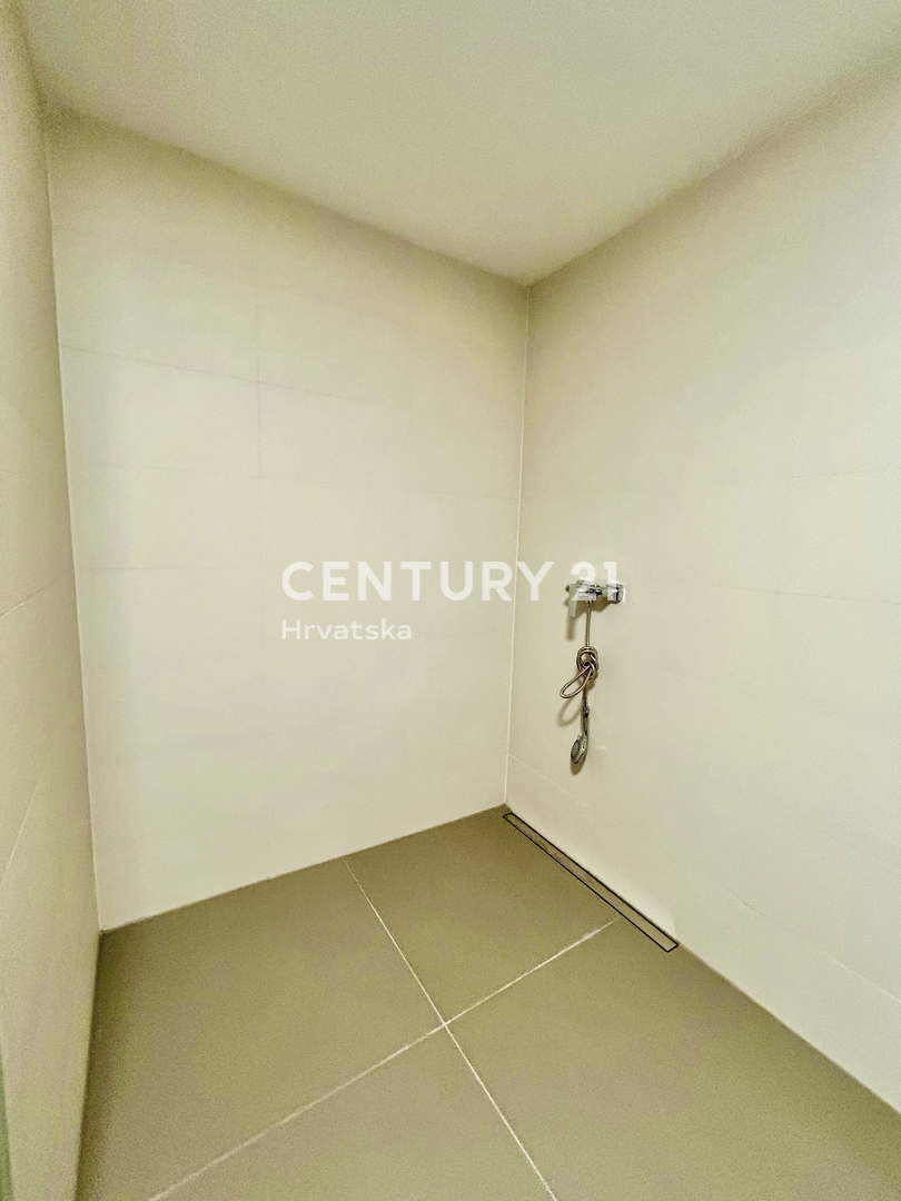 UMAG, DINTORNI, CASA IN OTTIMA POSIZIONE A SOLI 150 METRI DALLA SPIAGGIA