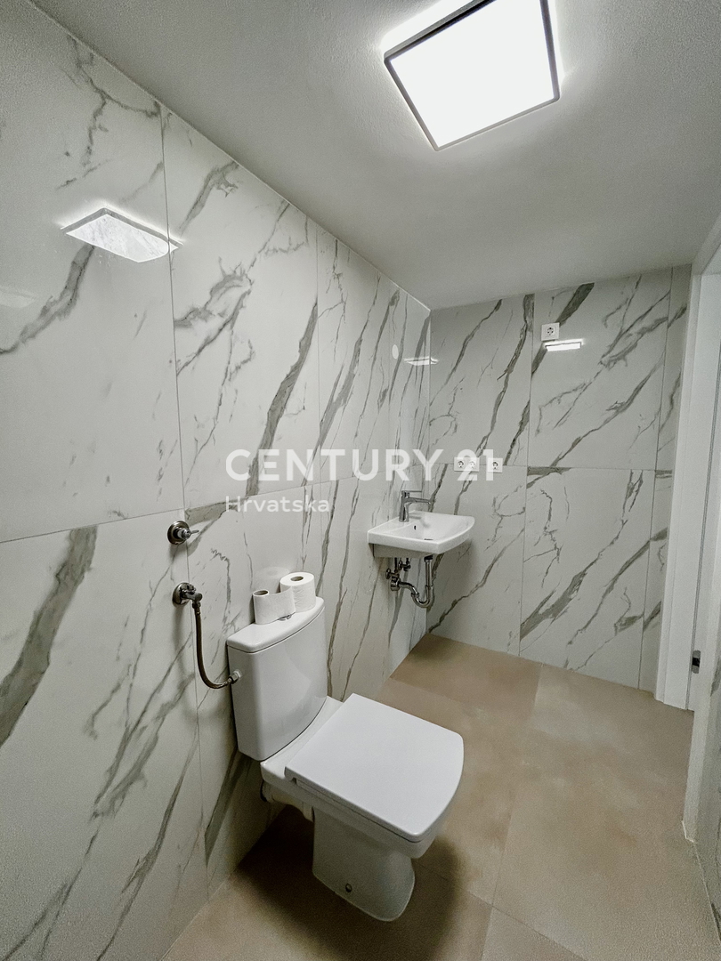 UMAG, DINTORNI, CASA IN OTTIMA POSIZIONE A SOLI 150 METRI DALLA SPIAGGIA