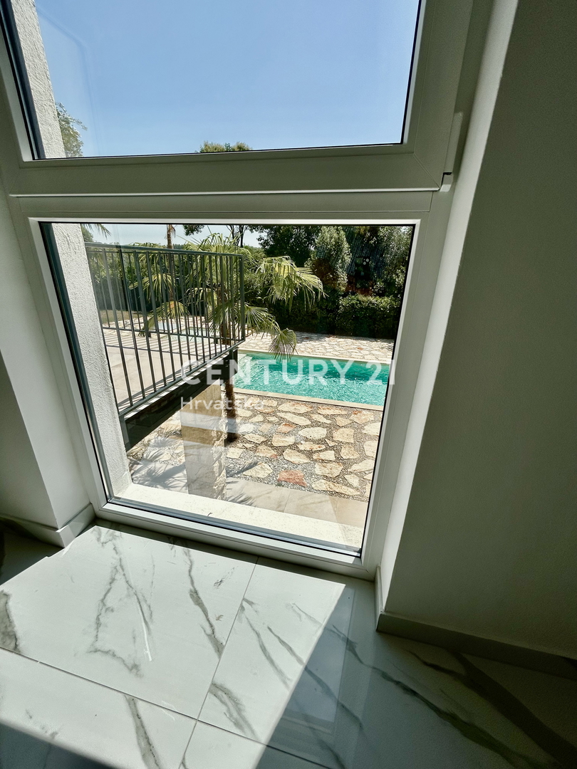 UMAG, DINTORNI, CASA IN OTTIMA POSIZIONE A SOLI 150 METRI DALLA SPIAGGIA