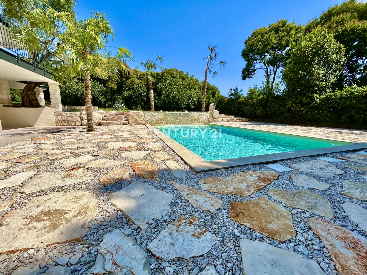 UMAG, DINTORNI, CASA IN OTTIMA POSIZIONE A SOLI 150 METRI DALLA SPIAGGIA