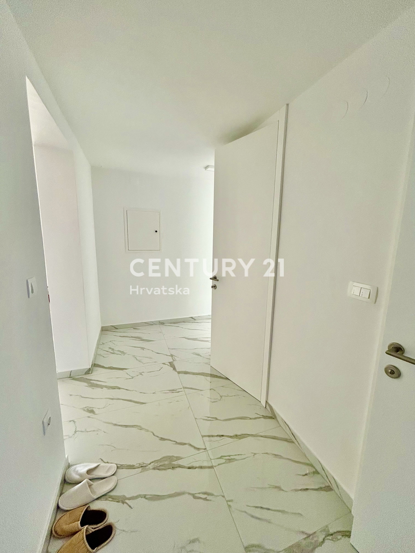 UMAG, DINTORNI, CASA IN OTTIMA POSIZIONE A SOLI 150 METRI DALLA SPIAGGIA