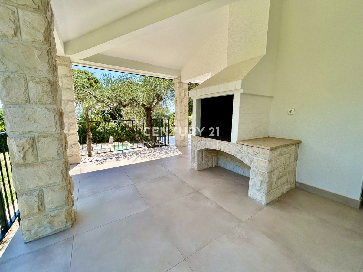 UMAG, DINTORNI, CASA IN OTTIMA POSIZIONE A SOLI 150 METRI DALLA SPIAGGIA