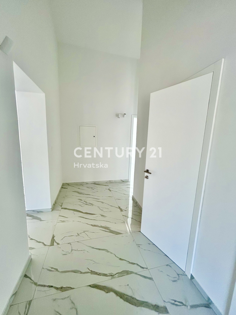 UMAG, DINTORNI, CASA IN OTTIMA POSIZIONE A SOLI 150 METRI DALLA SPIAGGIA